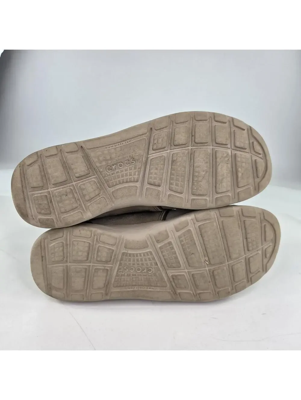 Crocs Men's Kinsale Chukka Boots US 11 M Gray Suede Leather Lace-Up Boot